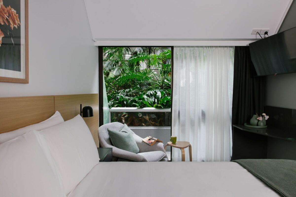 Song Hotel Room